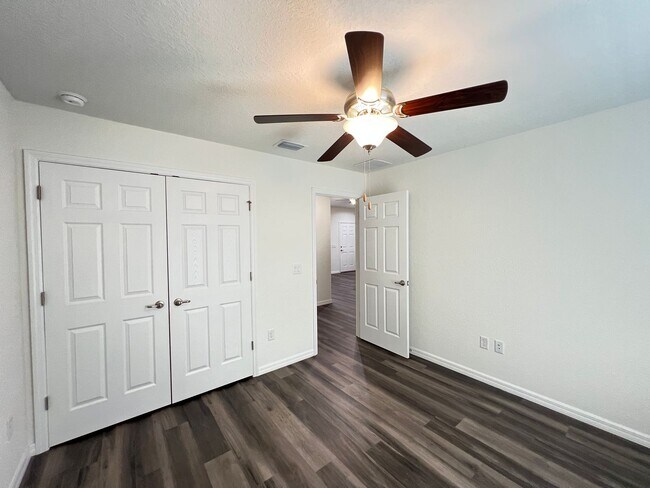 Building Photo - Beautifl Bedroom / 2 Bath Home in Ocklawaha!