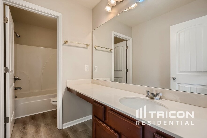 Building Photo - 247 Bollen Ln