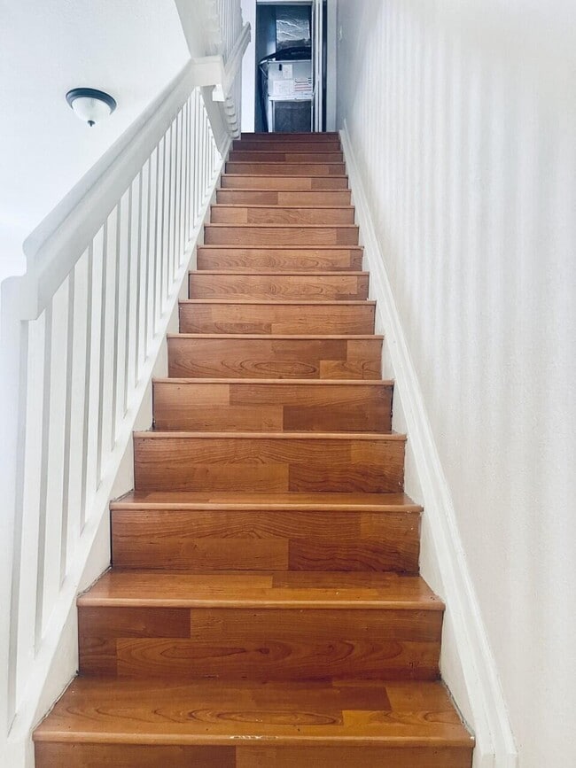 Building Photo - 521 Princess Dr