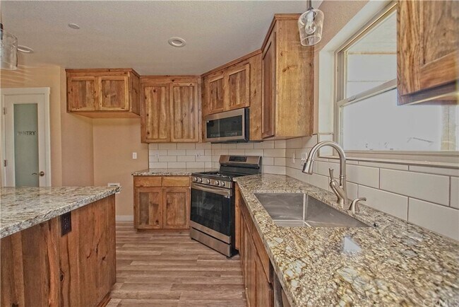 Building Photo - 8435 Buena Vista Ave