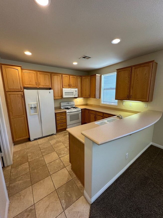 Building Photo - CUTE 2 BEDROOM HOME IN JESS RANCH 55+ COMM...