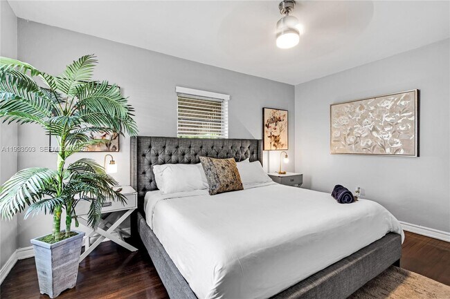 Building Photo - 427 NE 107th St