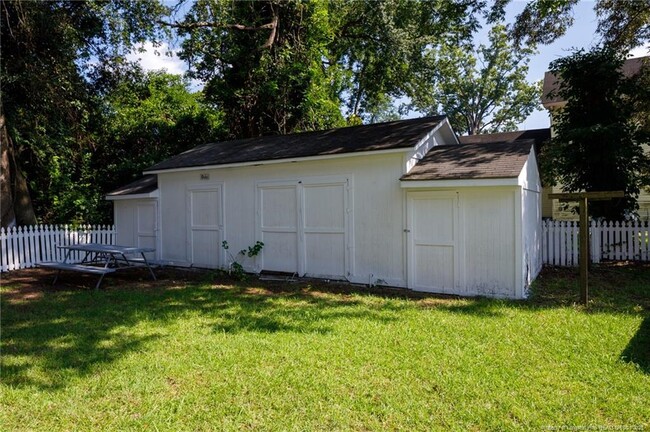 Building Photo - 708 N Cedar St