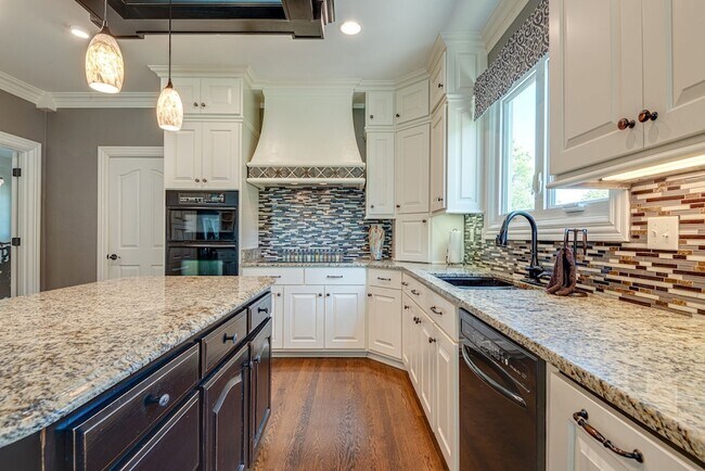 Building Photo - 5101 Heathrow Blvd