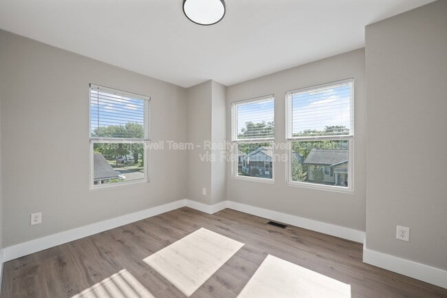 Building Photo - 2711 Tarleton Ave