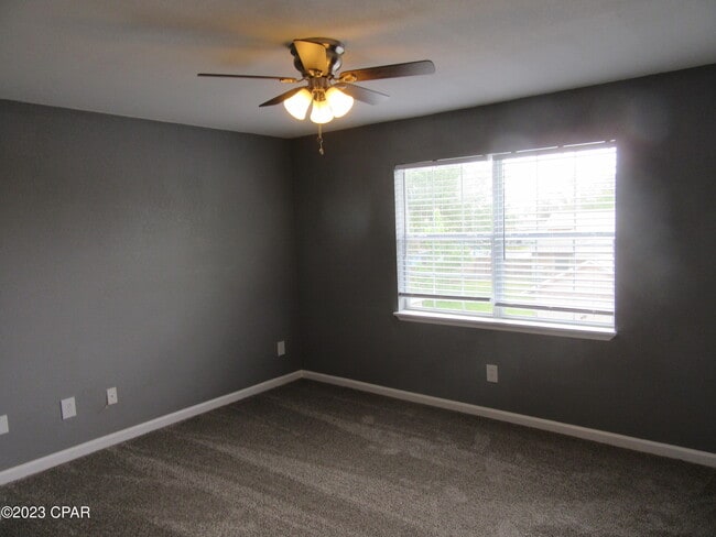 Building Photo - 134 Parker Village Cir