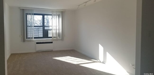 Building Photo - 73-45 210th St