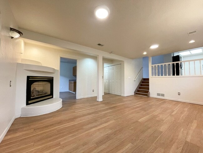 Building Photo - Renovated 3 bedroom 2 bathroom home in quiet Arvada neighborhood!