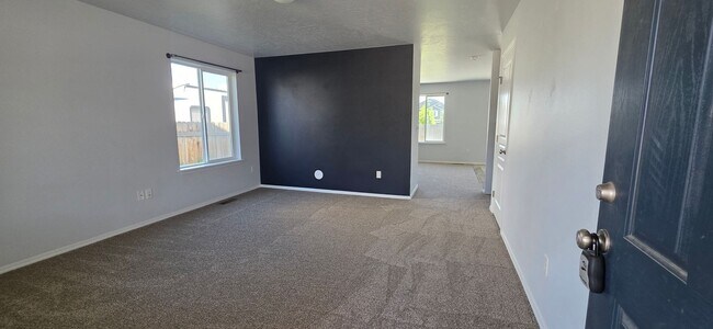 Building Photo - Stunningly Upgraded 4-Bedroom Home in Prime Kuna Location