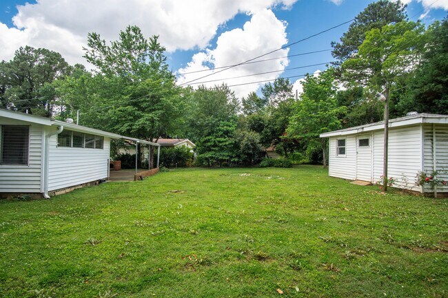 Building Photo - 1005 Woodbine Rd