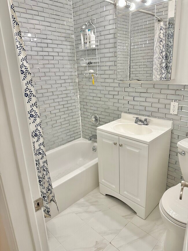 Building Photo - 273 Albany Ave