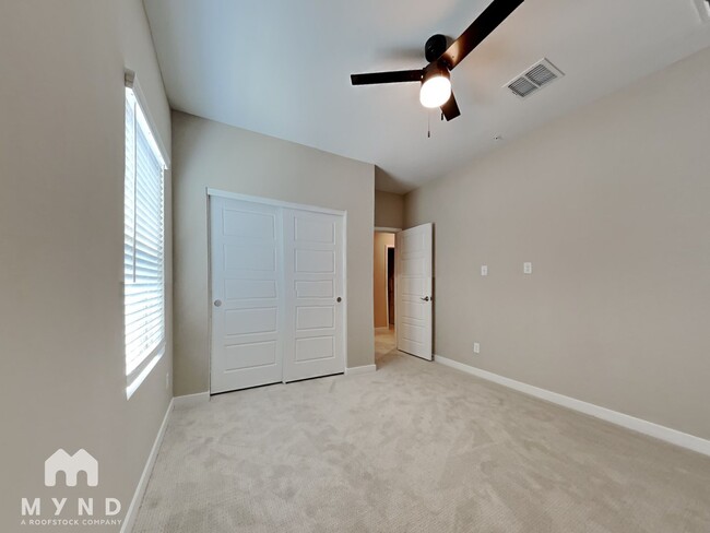 Building Photo - 2241 W Echo Ln