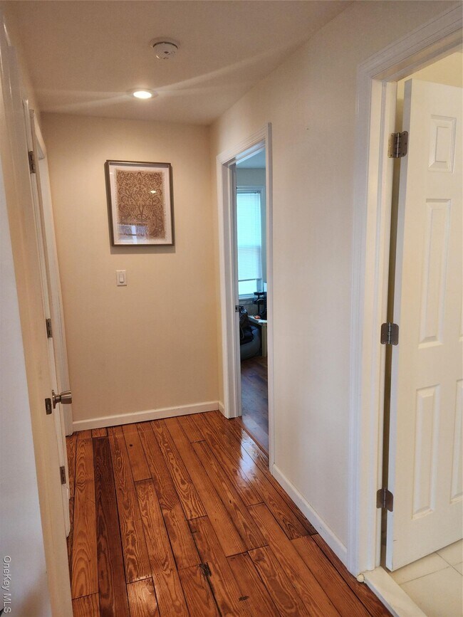 Building Photo - 632 Piermont Ave