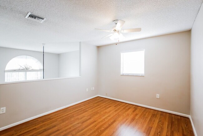 Building Photo - 5477 NW 44th Way