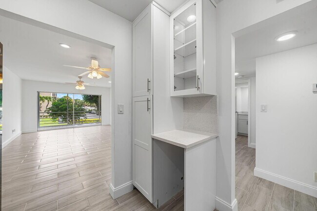 Building Photo - 200 Waterway Dr S