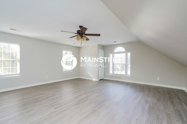Building Photo - 4 Bedroom Pet-Friendly Home in La Vergne, ...