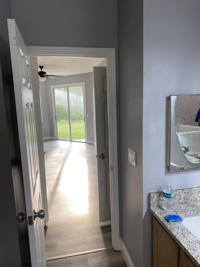 Building Photo - 1341 Flaxwood Ave