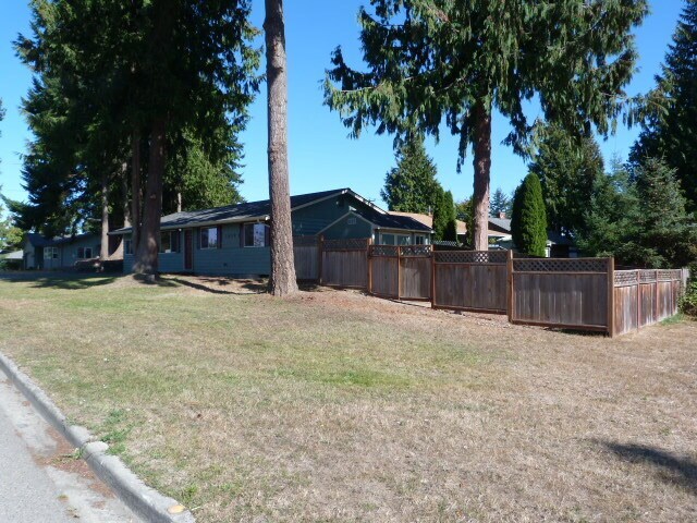 Building Photo - APPLICATION PENDING - Updated Rambler