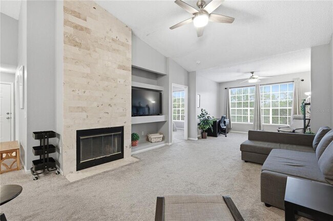Building Photo - 13001 Mulberry Park Dr