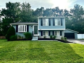 Building Photo - 1416 Hagen Rd