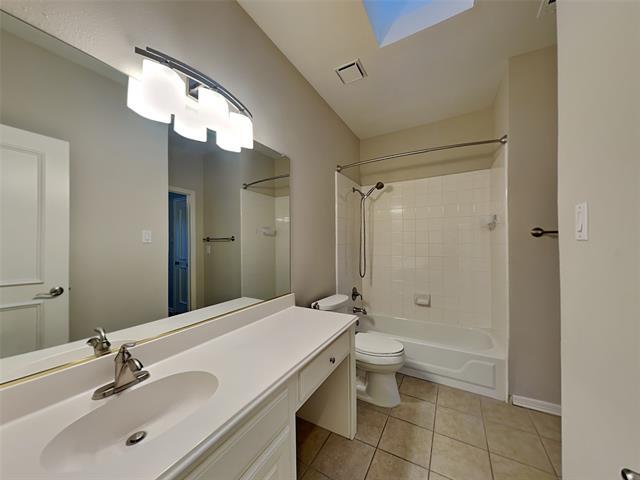 Building Photo - 1417 Tree Farm Dr