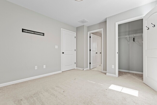 Building Photo - 2681 Rockaway Pl
