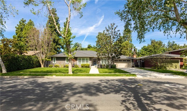 Building Photo - 933 W Riviera Dr