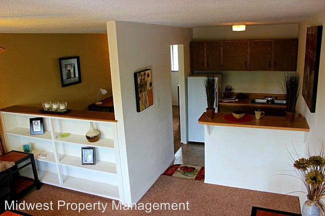 Building Photo - 1400-1420 Apple Ln