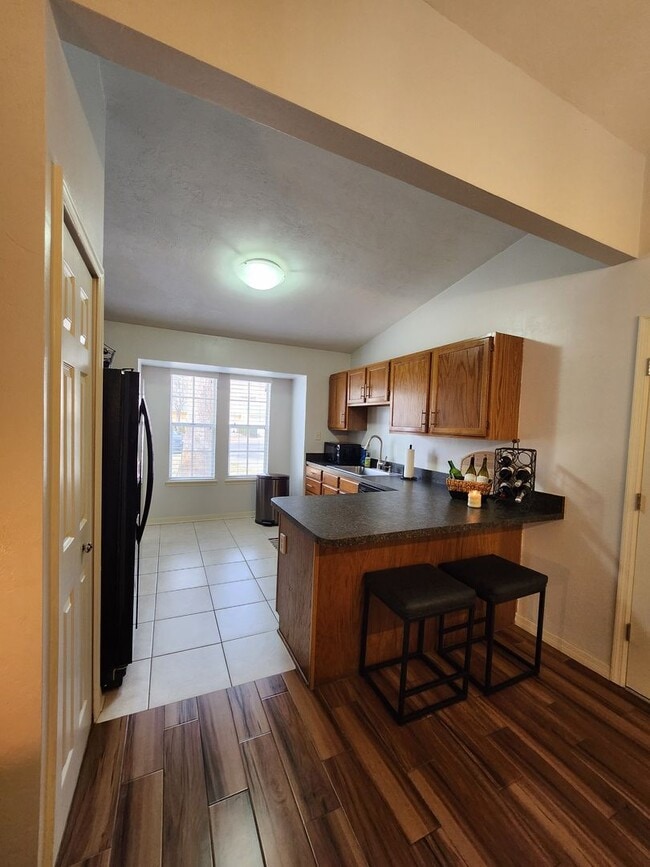 Building Photo - Fully Furnished in Mill Pond!