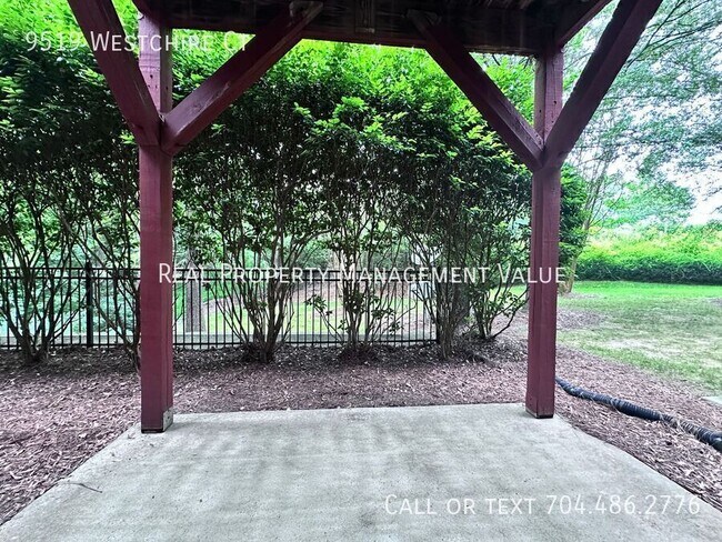 Building Photo - 9519 Westchire Ct