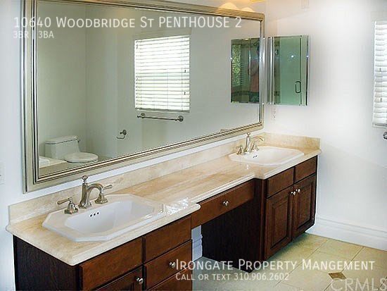 Building Photo - 10640 Woodbridge St