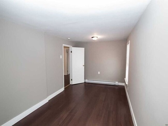 Building Photo - 3 Bedroom Single Family Home in Gloversville