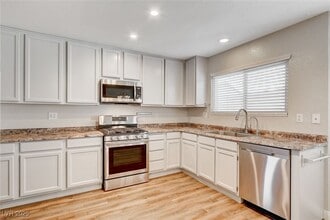 Building Photo - 446 Nettleton Cir