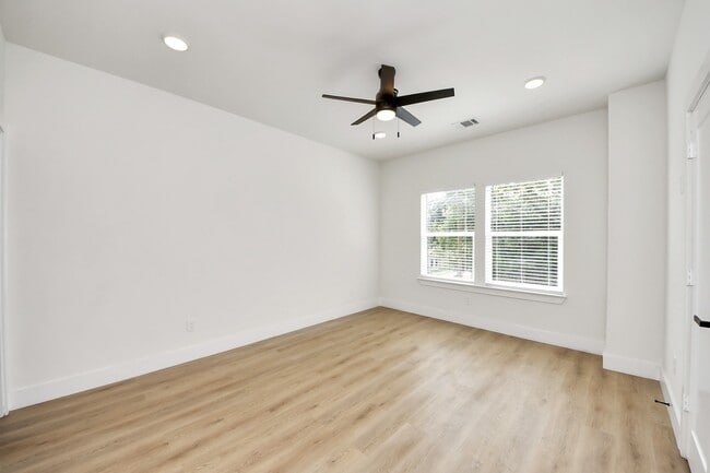 Building Photo - 1316 W Willis St