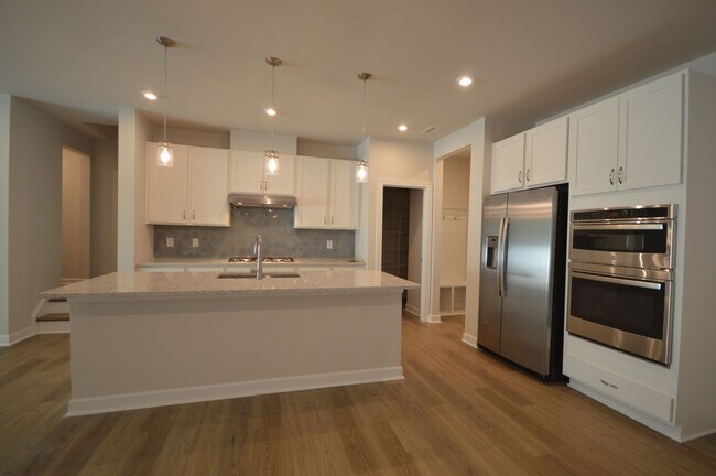 Building Photo - 7805 Sofiana Ave