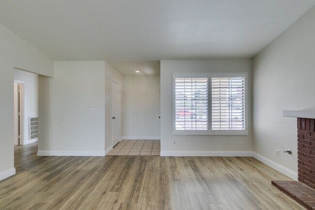 Building Photo - AVAILABLE 1/1/26- Beautiful 3-Bedroom, 2-Bathroom Home in Green Valley