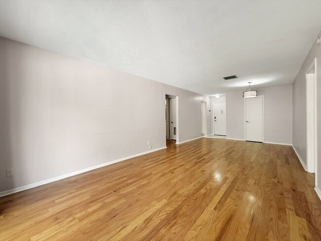 Building Photo - 4607 W Fig St