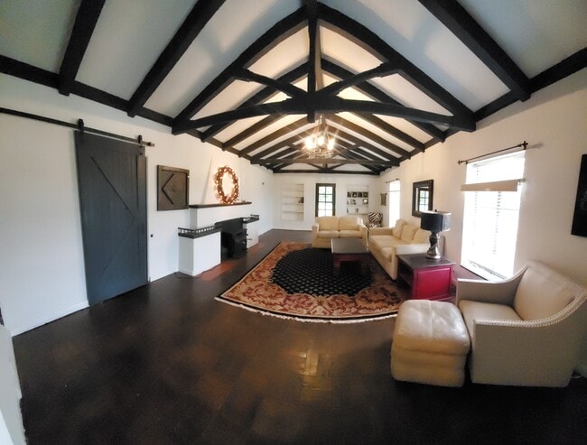 Building Photo - 3501 Evans Dr