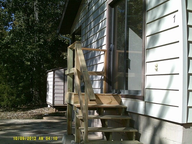 Building Photo - 7 Arapaho Rd