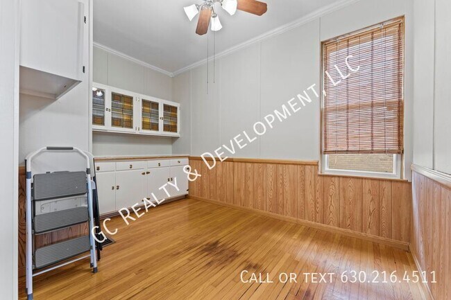 Building Photo - 314 Custer Ave