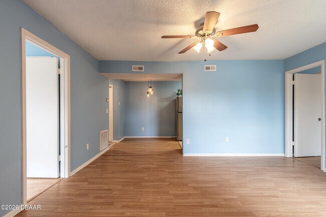 Building Photo - 1600 Big Tree Rd