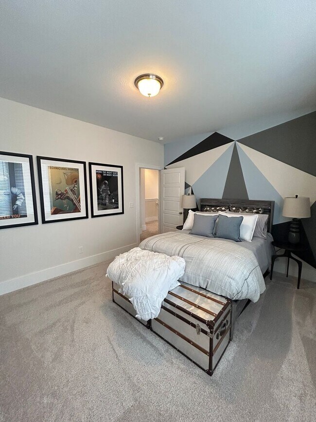 Building Photo - COMING SOON! Fully Furnished Stylish 4-Bed...