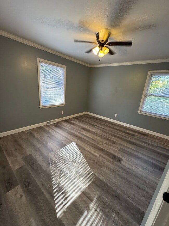 Building Photo - Beautiful 3 Bedroom in Windsor Park Neighb...