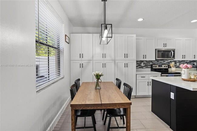 Building Photo - 4859 NW 55th Pl