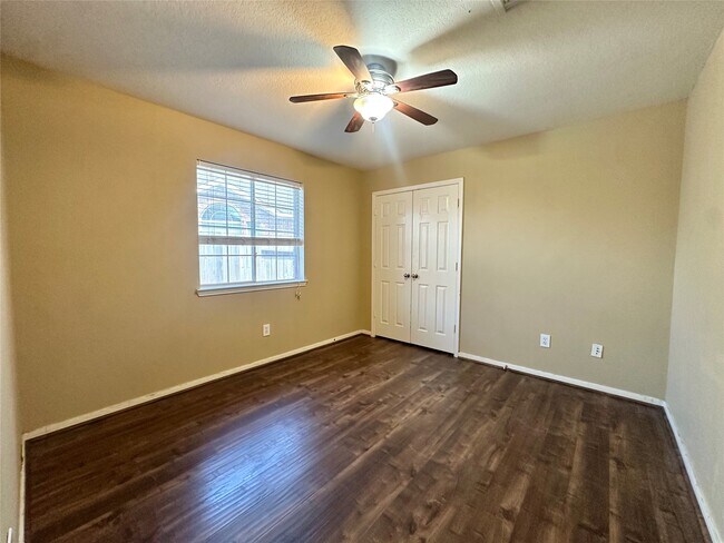 Building Photo - 19327 Gallatin Ln