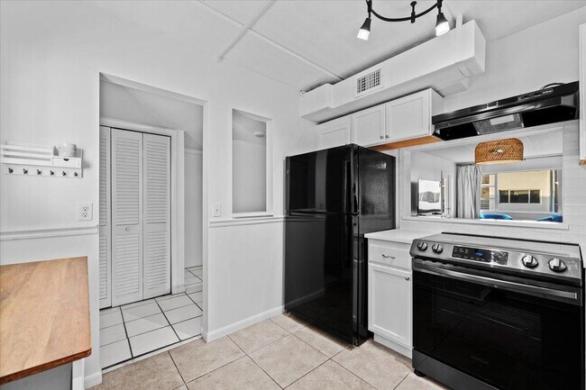 Building Photo - 4500 N Flagler Dr