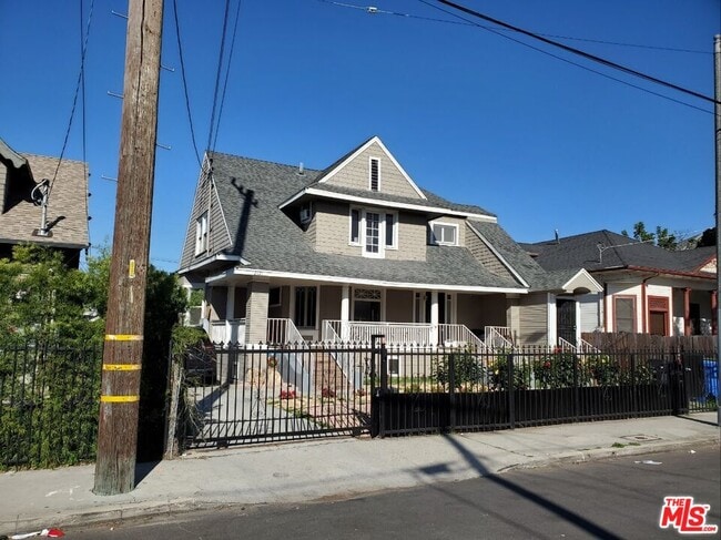 Building Photo - 2121 Portland St