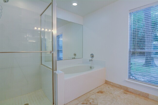 Building Photo - 10 E Indian Sage Cir