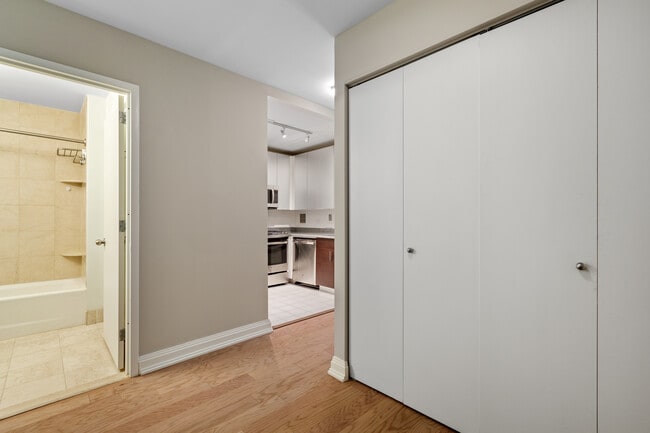Interior Photo - Anagram Nomad