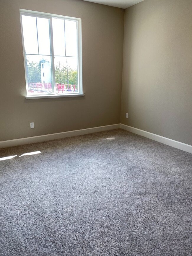 Building Photo - 114 Wallace Cir